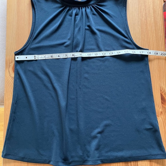 H & M sleeveless women’s high neck top - Picture 7 of 10